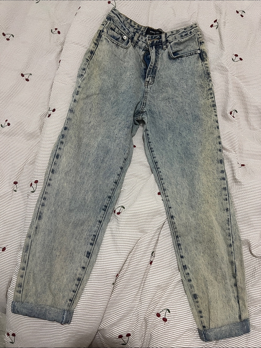 White Fox Boutique Light Acid Wash Boyfriend Jeans